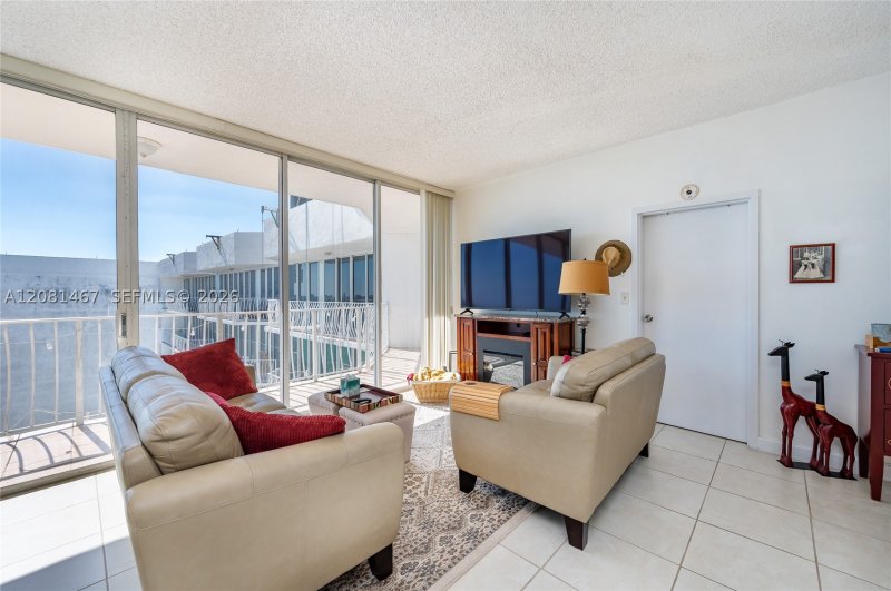 Apartment for rent at Grandview Palace PH224
