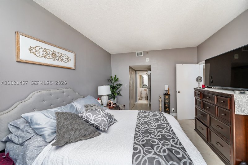 Apartment for rent at Grandview Palace PH224