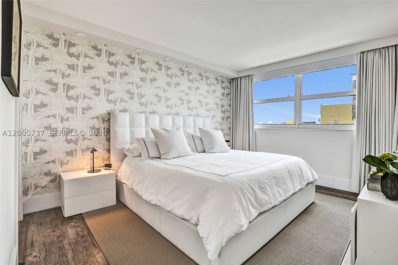Apartment for rent at Yacht Club at Portofino 1411
