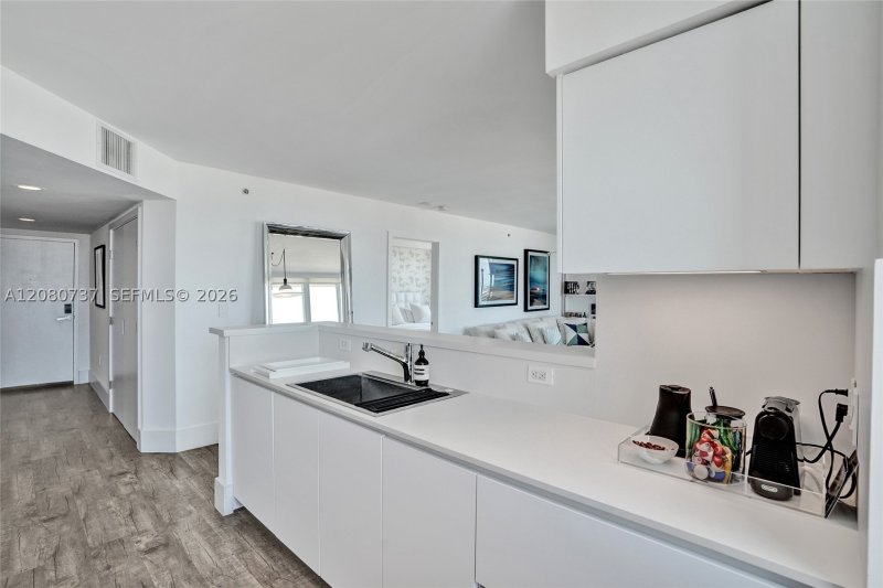 Apartment for rent at Yacht Club at Portofino 1411