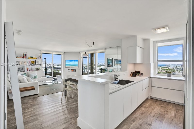 Apartment for rent at Yacht Club at Portofino 1411