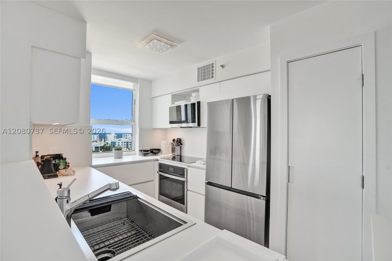 Apartment for rent at Yacht Club at Portofino 1411