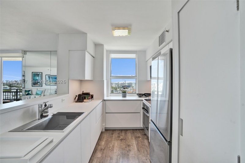 Apartment for rent at Yacht Club at Portofino 1411