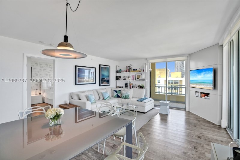 Apartment for rent at Yacht Club at Portofino 1411