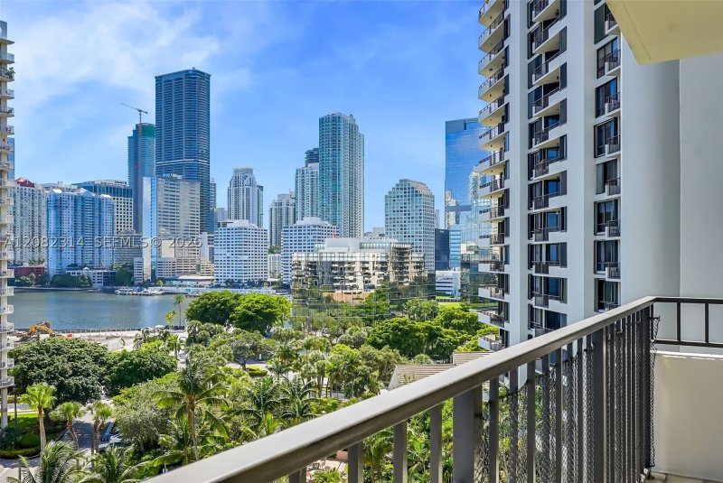 Alquiler de apartamento en Brickell Key One A1007