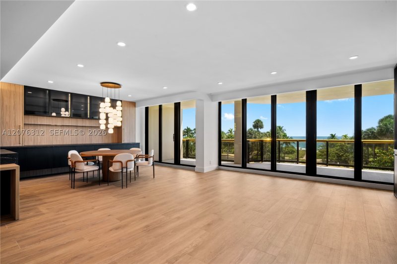Comprar apartamento no Bal Harbour Tower Condo 3F