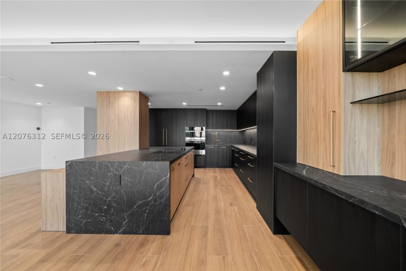Condo for sale at Bal Harbour Tower Condo 3F