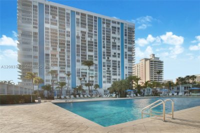 Casa Del Mar Apt #25E
