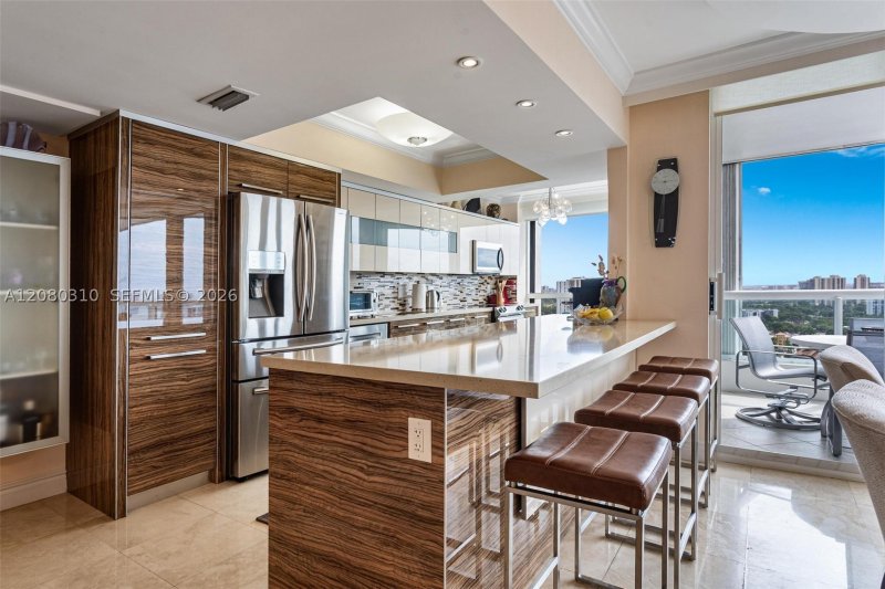 Comprar apartamento en North Tower at The Point 2405+DEN
