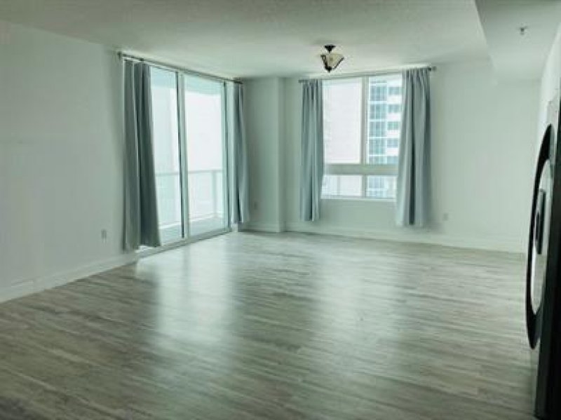 Condo for sale at Quantum 1705