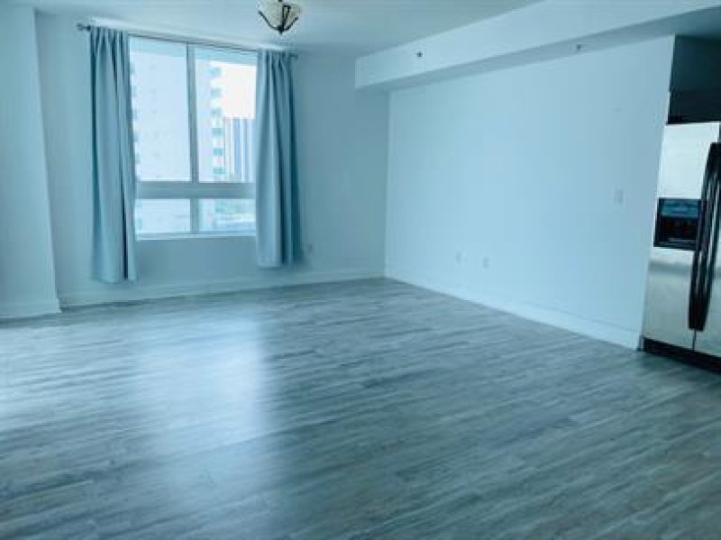Condo for sale at Quantum 1705