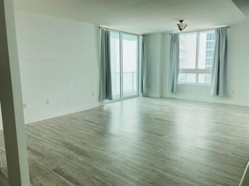 Condo for sale at Quantum 1705