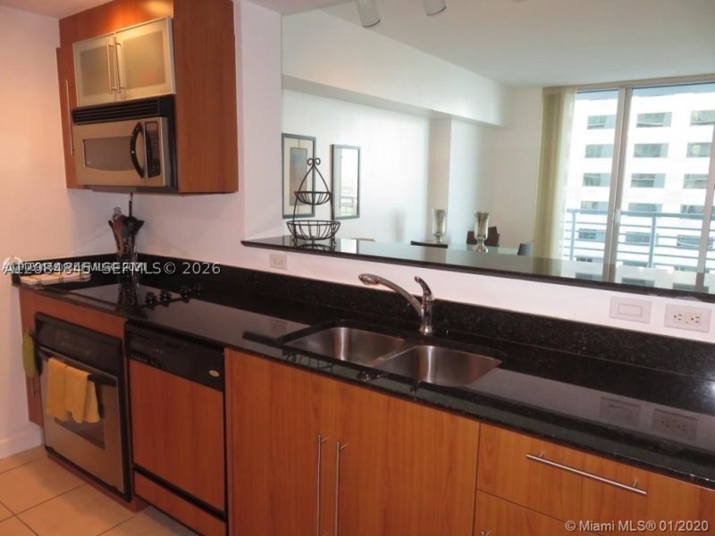 Aluguel de apartamento no One Miami West Tower 2506