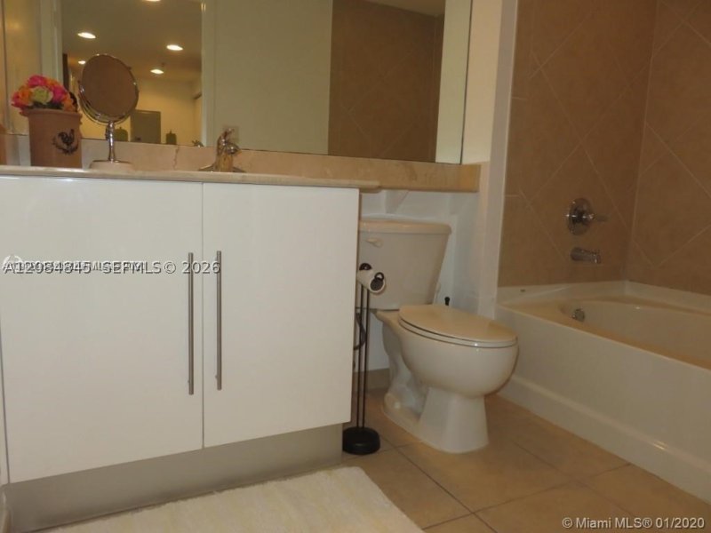 Aluguel de apartamento no One Miami West Tower 2506