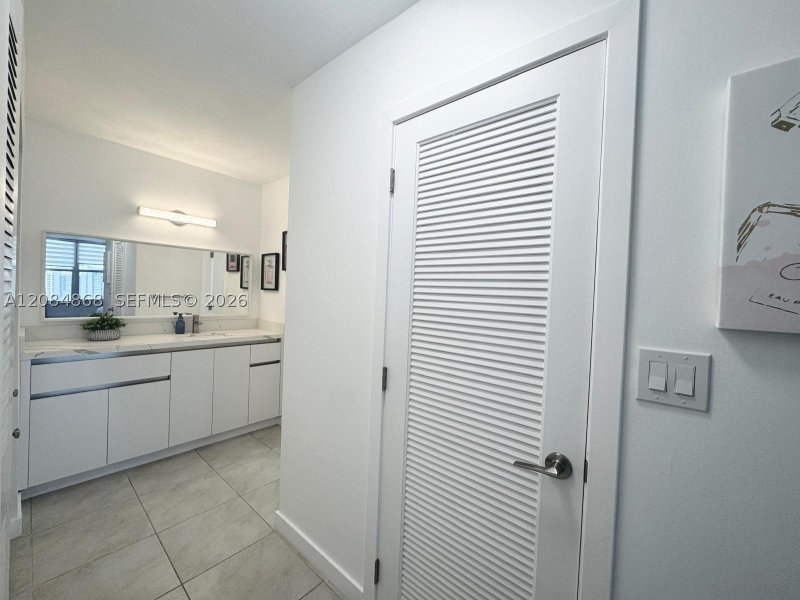 Alquiler de apartamento en Hallmark of Hollywood 1710