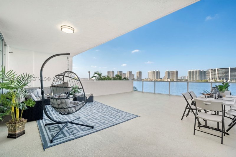 Alquiler de apartamento en Marina Bay Club 308