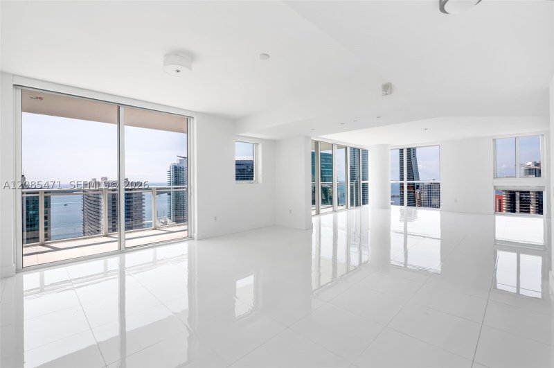 Comprar apartamento no The Bond 3900-3901