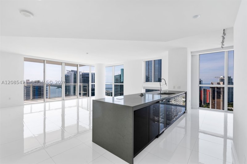 The Bond Apt #3900-3901