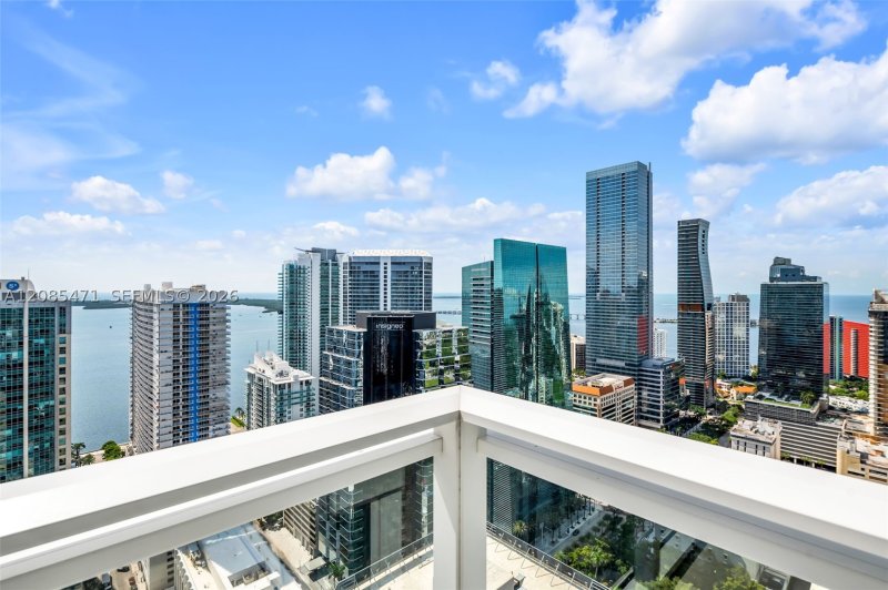 Comprar apartamento no The Bond 3900-3901