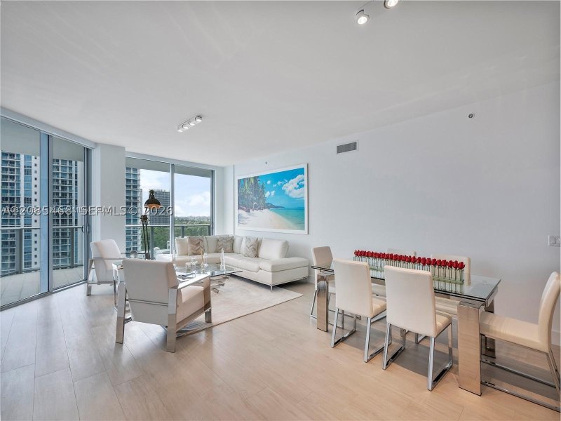Comprar apartamento en Marina Palms Yacht Club 1105