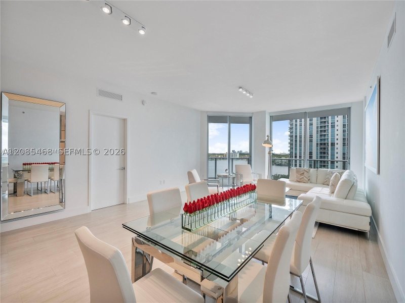 Comprar apartamento en Marina Palms Yacht Club 1105