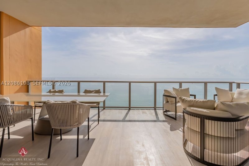 Alquiler de apartamento en Mansions at Acqualina 902