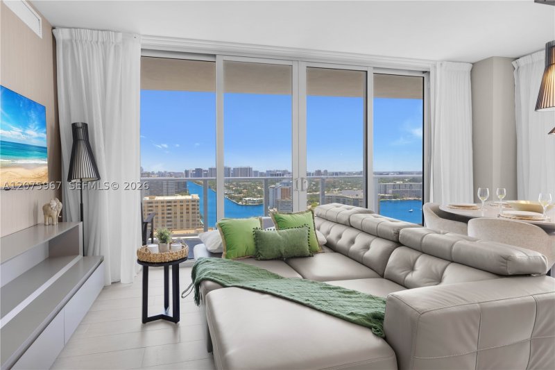 Comprar apartamento en Hyde Beach House R2008