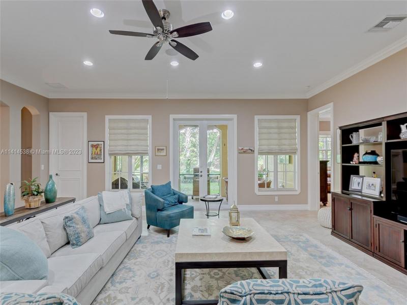 Rent A11414538 Vizcayne Everglades On The Bay, Condo 345 Listed For