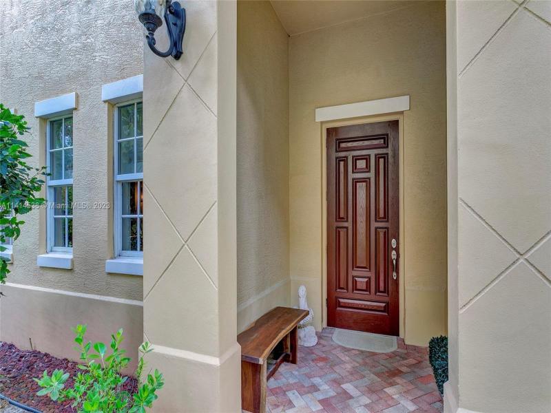 Rent A11414538 Vizcayne Everglades On The Bay, Condo 345 Listed For