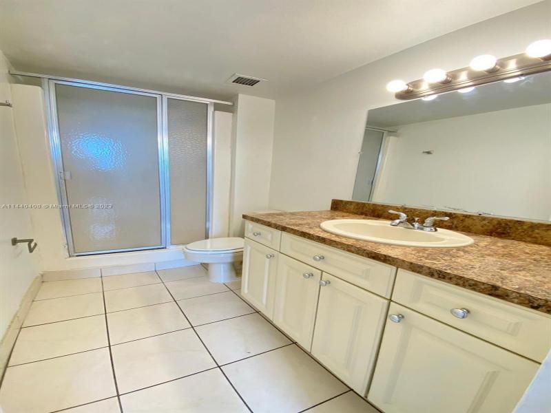 Condo for sale at Sailboat Cay 1408