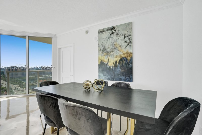 Apartment for rent at La Perla 1908