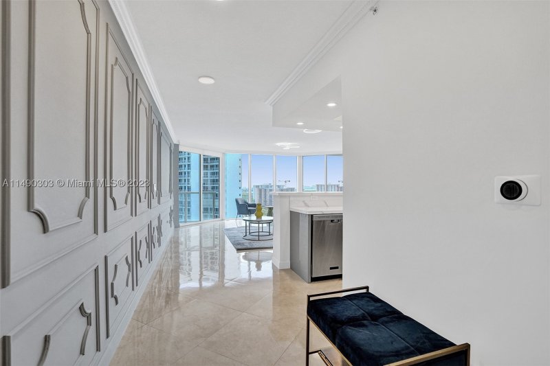 Apartment for rent at La Perla 1908