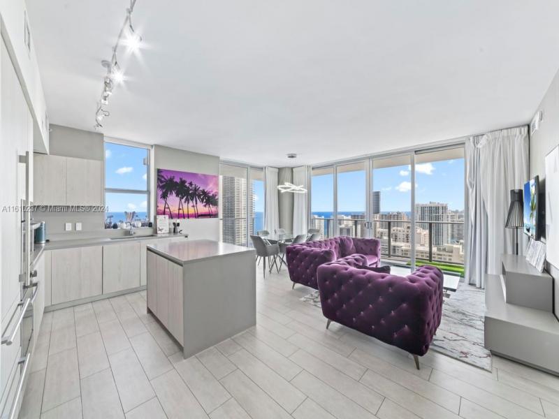 Comprar apartamento no Hyde Beach House R2409