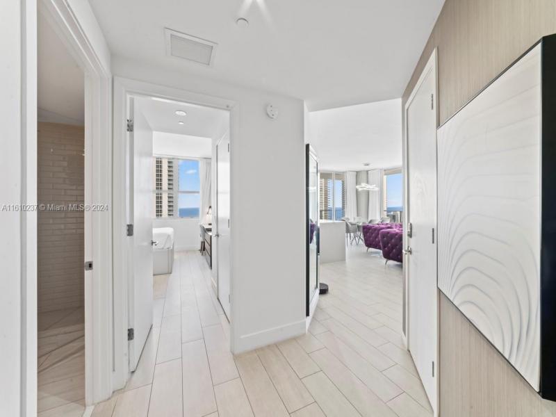 Comprar apartamento no Hyde Beach House R2409