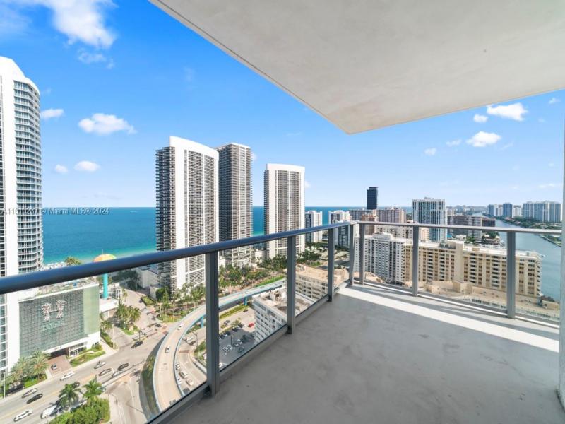 Hyde Beach House Apt #R2409