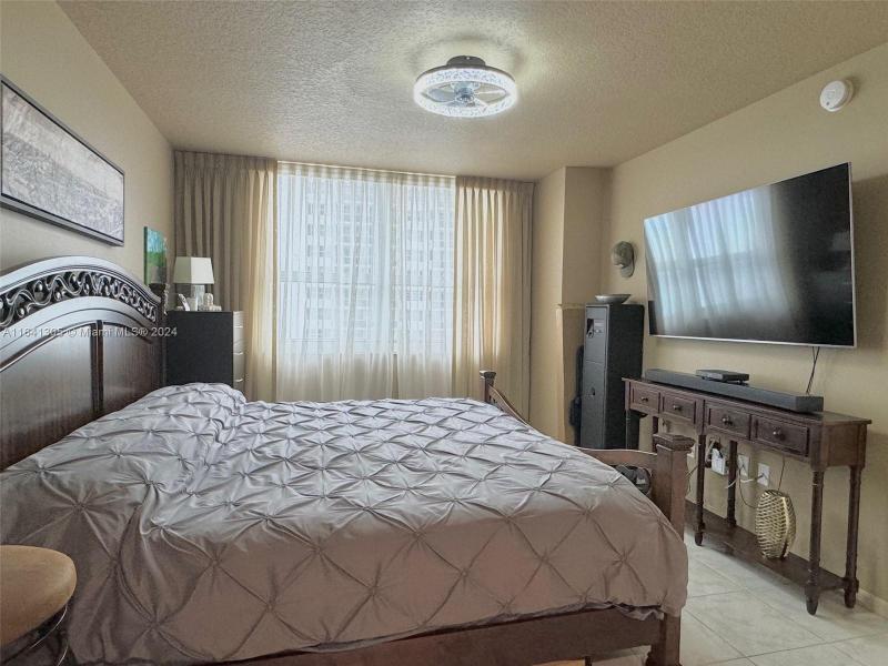 Apartment for rent at 2080 Ocean Drive 1607