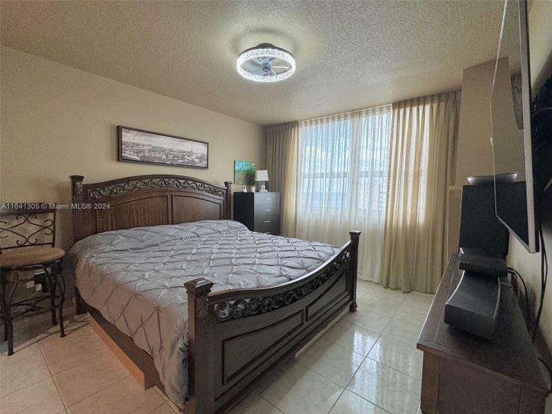 Apartment for rent at 2080 Ocean Drive 1607