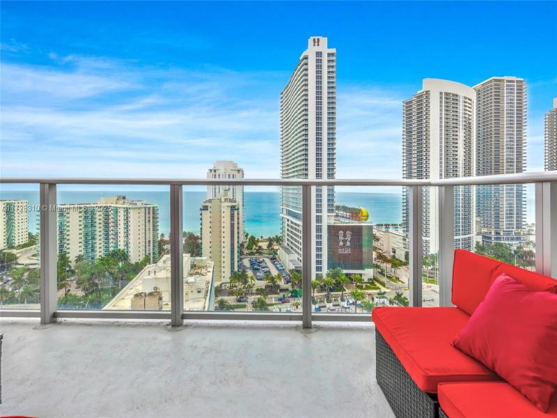 Condo for sale at Hyde Beach House R1601