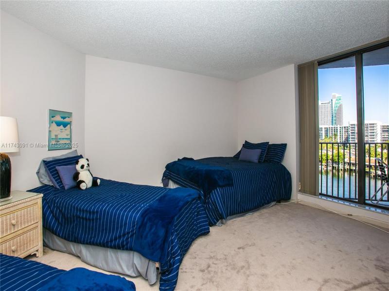 Condo for sale at Anchor Bay Club 406