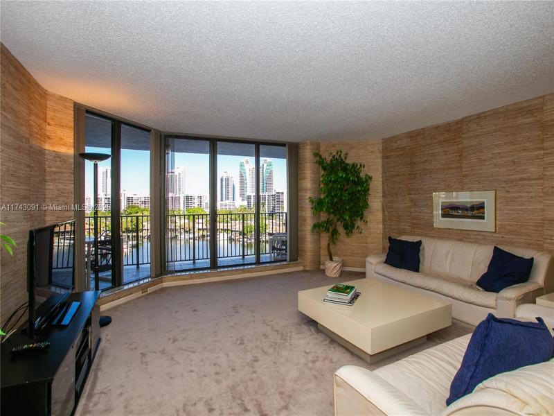 Condo for sale at Anchor Bay Club 406