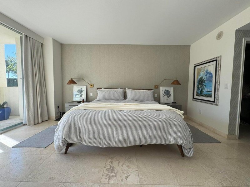 Condo for sale at Ritz Carlton Coconut Grove 303