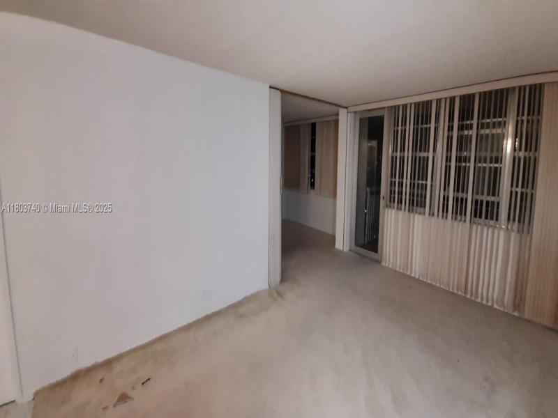 Condo for sale at Winston Towers 1711