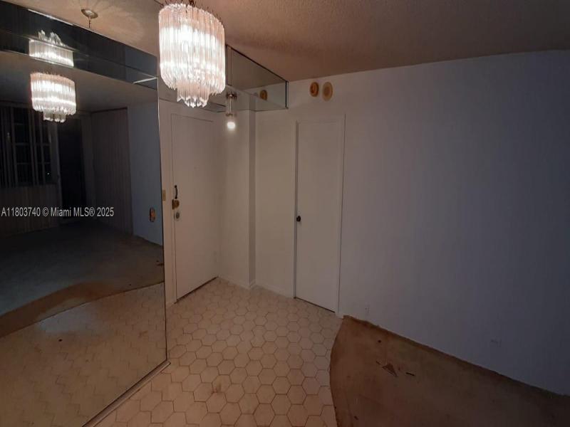 Condo for sale at Winston Towers 1711