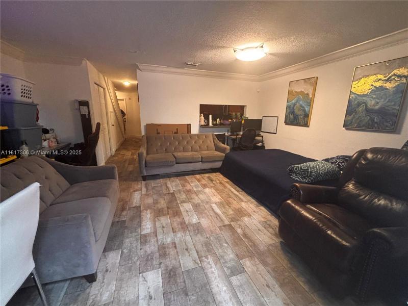 Property photo # 9