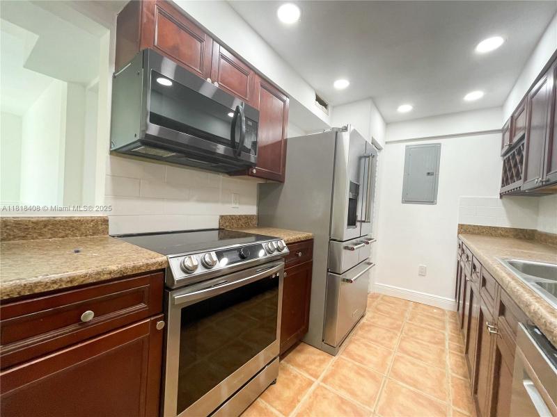 Property photo # 6