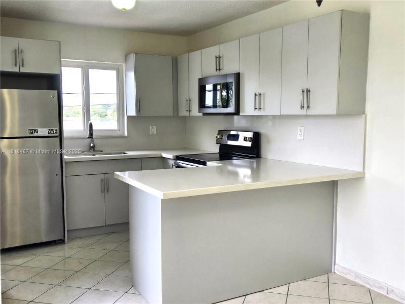 Property photo # 4