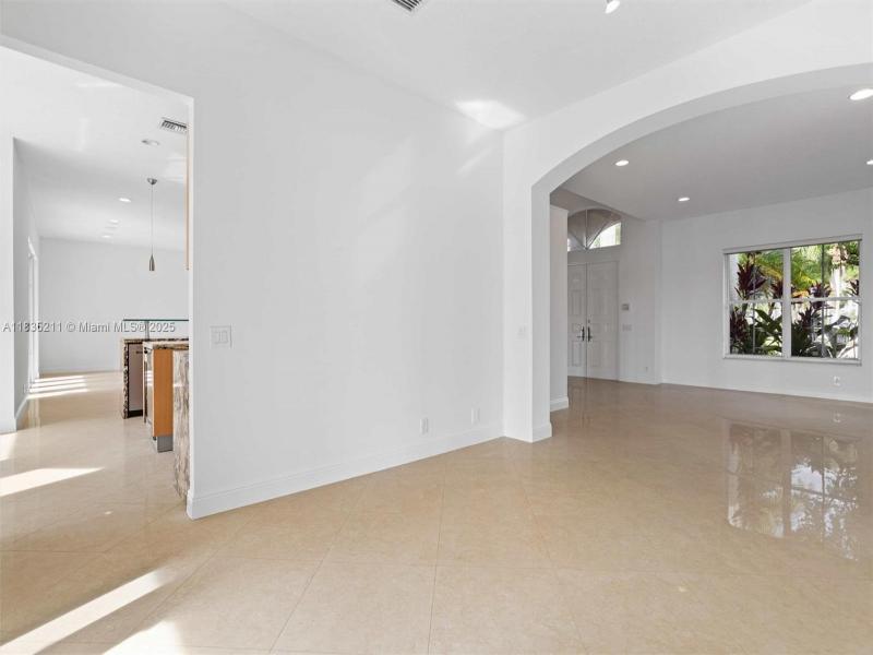 Property photo # 8