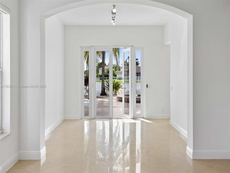 Property photo # 4