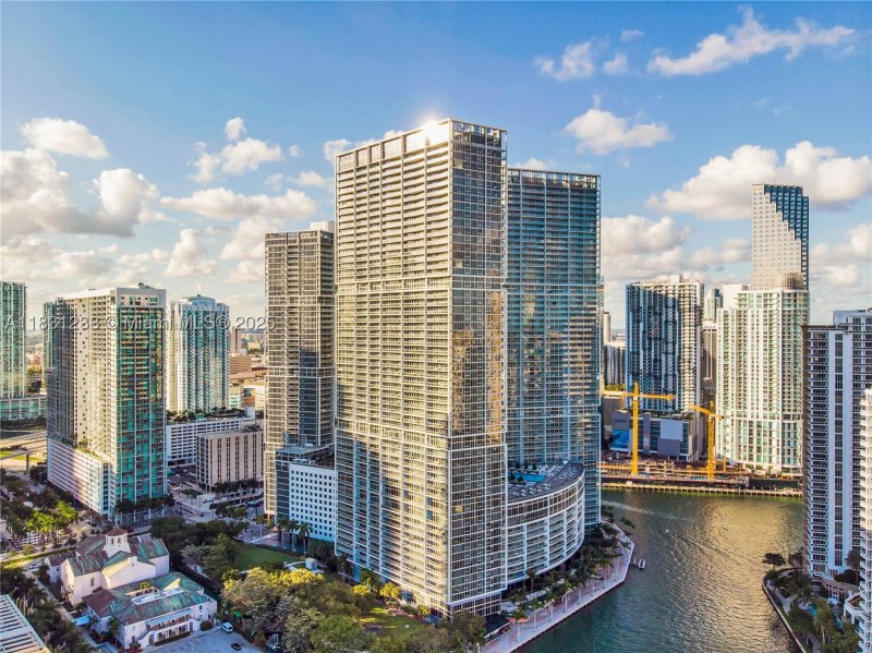 Condo for sale at Icon Brickell Tower II 1511