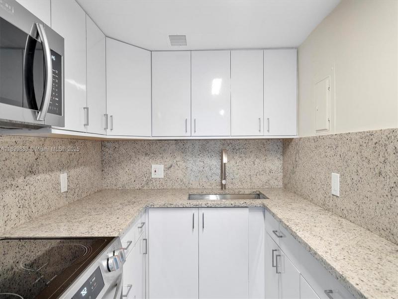 Comprar apartamento en King Cole 718+Dock Sli
